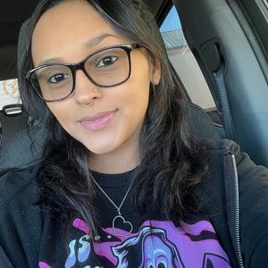 Meet your Posher, Idalia